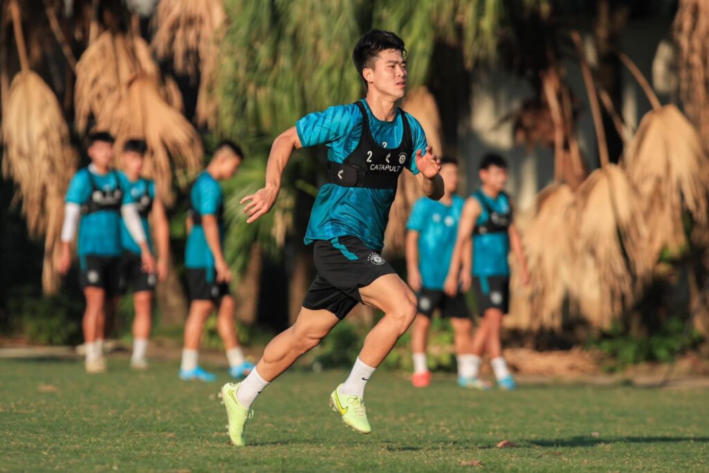 Duy Mạnh Trở Lại: Niềm Hy Vọng Mới Của Đội Tuyển Việt Nam Trước Thềm AFF Cup
