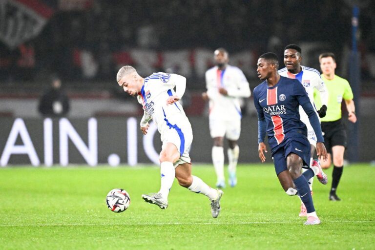 PSG Liệu Có Phải Là Người Hùng Cứu Vãn Lyon Tại Ligue 1?